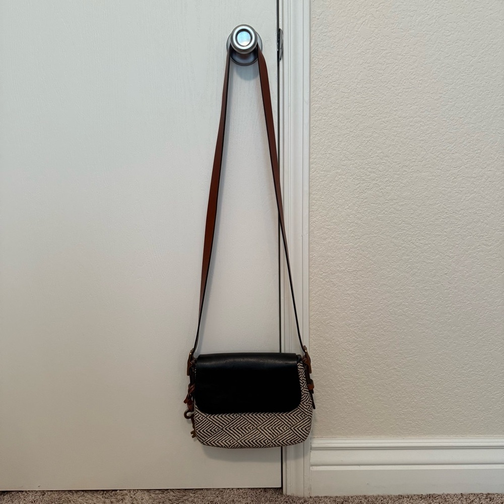 Fossil Black and Brown Crossbody Bag with Sleek Design